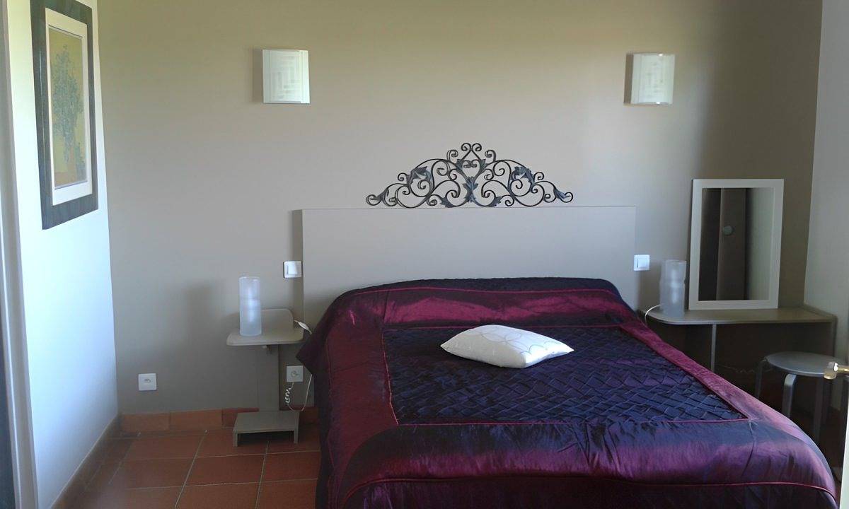 Arié - Chez Joëlle et Michel - Chambre Aux Iris in Dému, Gers