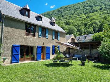 Gîte pour 14 personnes, avec jardin à Bazus-Aure