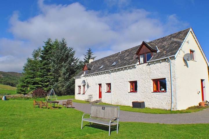 Holiday rental for 6 people, with garden, with pets in Loch Ness