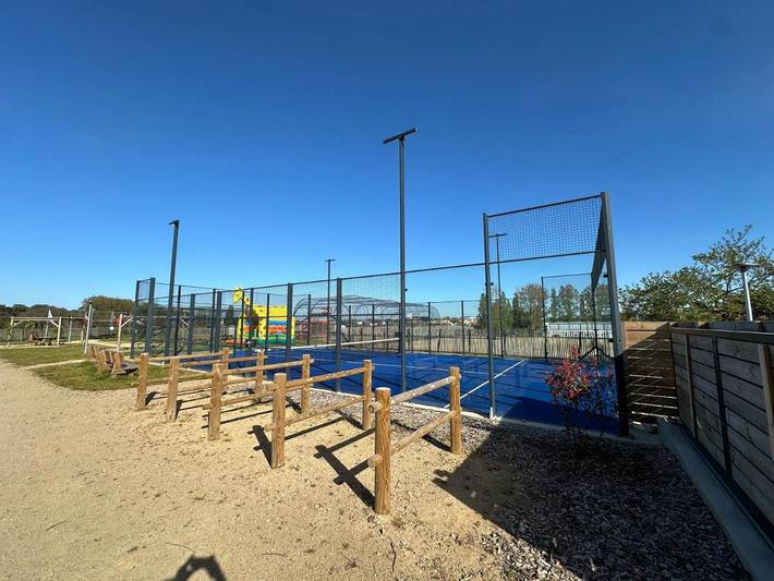Location de vacances pour 10 personnes, avec terrasse et bassin pour enfant ainsi que jardin et piscine à Givrand - 4