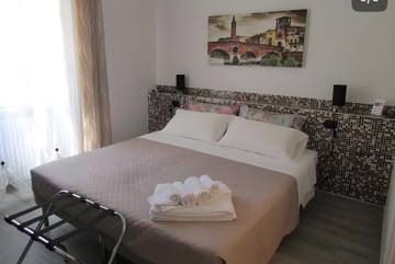 Casa De Huéspuedes para 2 Personas en Verona, Montañas Garda, Foto 3