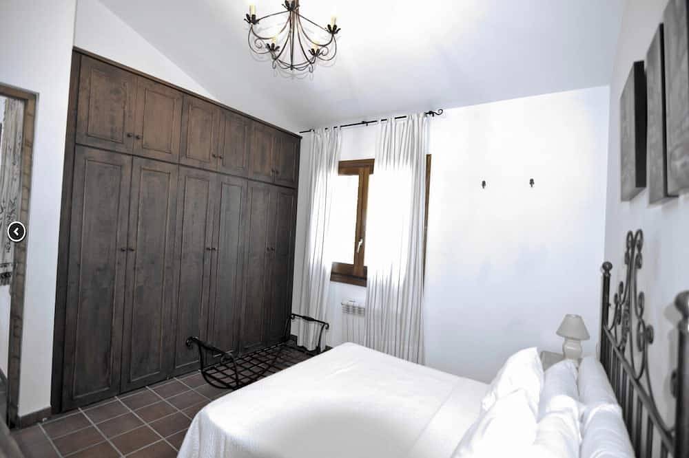 Gîte de campagne avec piscine in Los Nogales (Antequera), Antequera