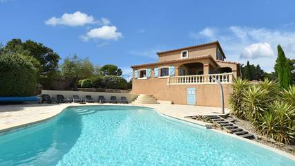 Cottage pour 10 personnes, avec jardin ainsi que jacuzzi et piscine à Montbrun-des-Corbières