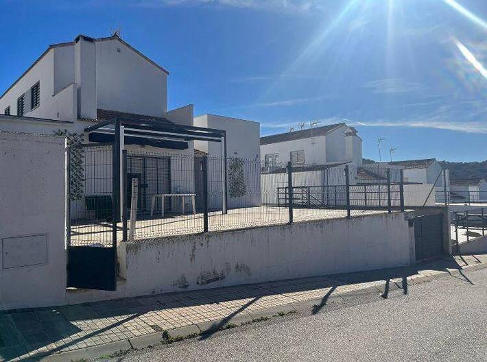 Casa de vacaciones para 6 personas, con piscina además de vistas y jardín, Se admiten mascotas - 1
