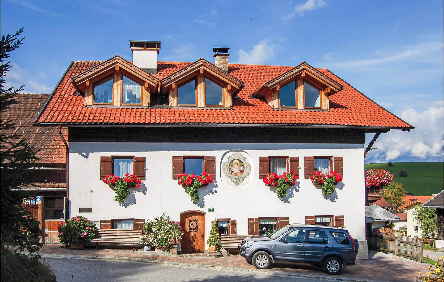 Ganze Ferienwohnung, Wohnung mit Bergblick, Parkplatz und Terrasse in Tuxer Alpen, Rinn