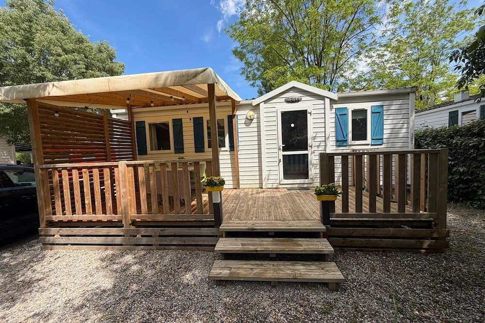 Mobile home with quiet terrace not overlooked - ideal for families or couples in La Roque-d'Anthéron, Aix-en-Provence region