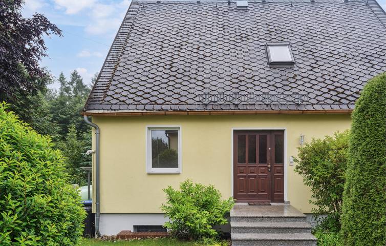 Ferienhaus für 9 Personen, mit Terrasse und Whirlpool sowie Sauna und Ausblick in Bad Brambach - 2