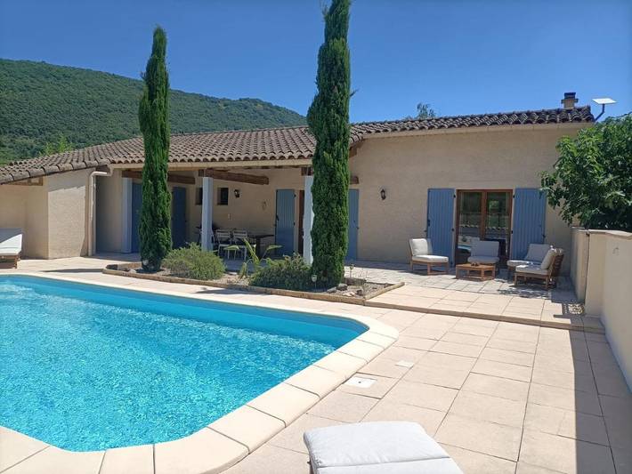 Maison de vacances pour 6 personnes, avec Terrasse et Jardin ainsi que Piscine et Vue