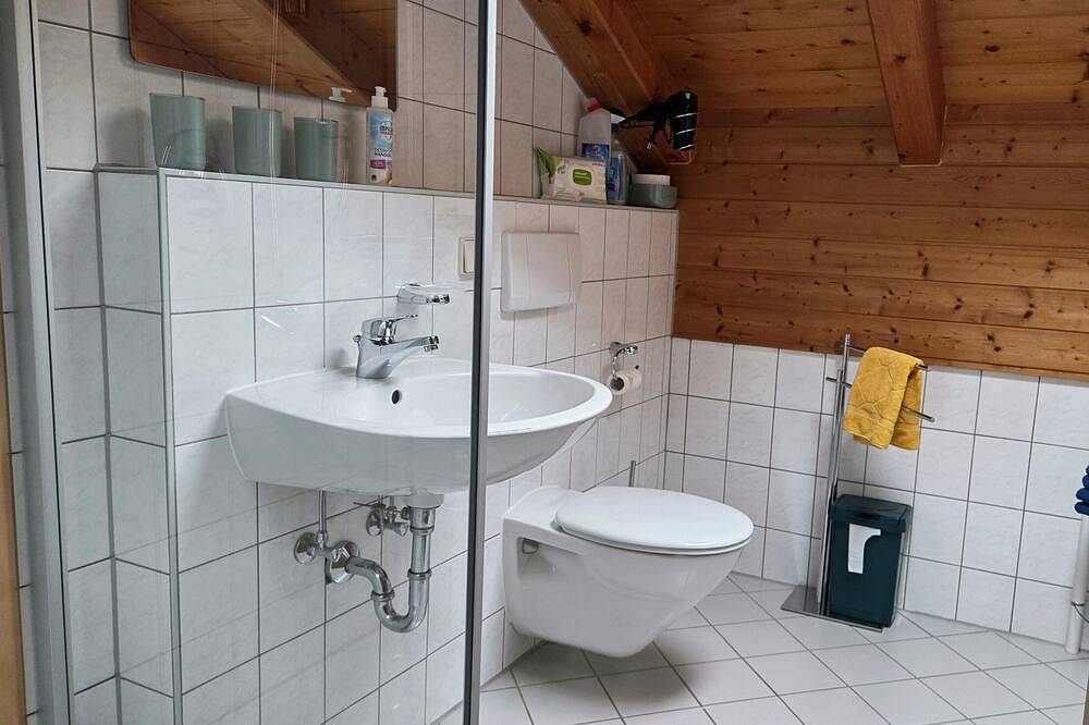 Ganze Wohnung, Ferienwohnung- 3 Personen, 40qm, 1 Schlafzimmer,  Balkon, Wlan in Oberwössen, Unterwössen