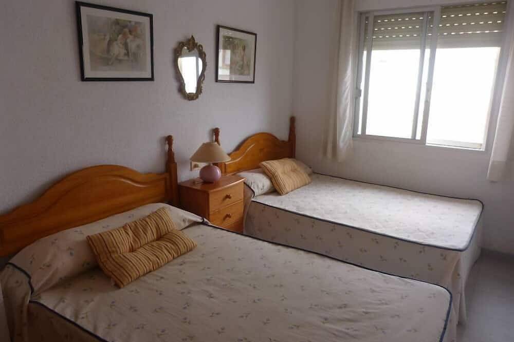 San Pedro Del Pinatar: very nice house with terrace and greenery in San Pedro del Pinatar, Costa Cálida