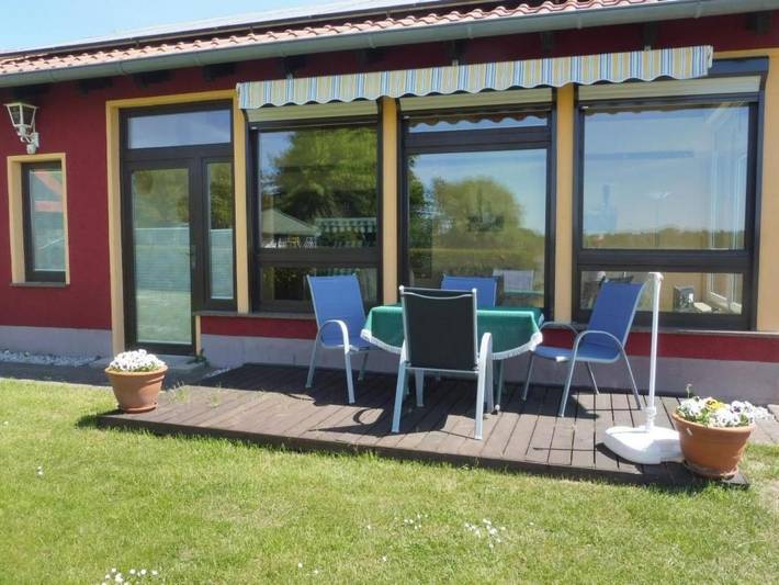 Ferienhaus für 4 Personen, mit Terrasse und Garten