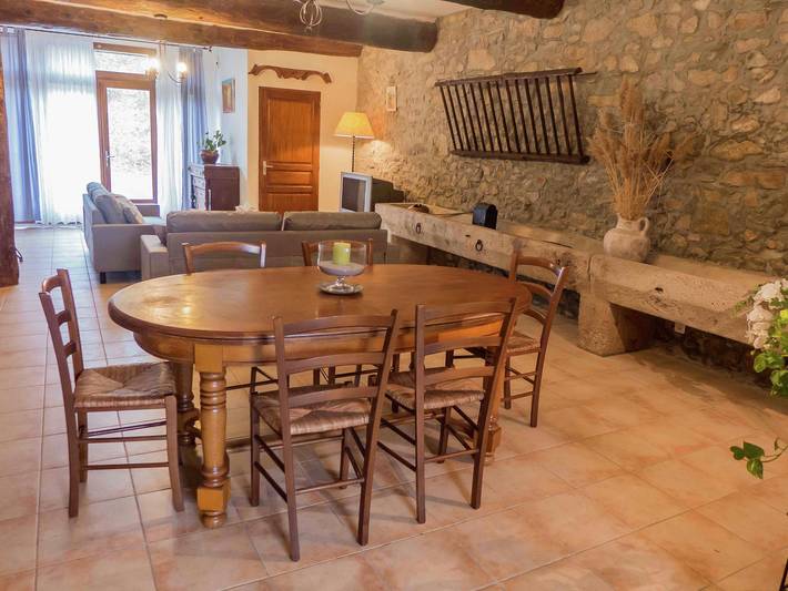 Gîte pour 6 personnes, avec jardin ainsi que piscine et terrasse à Montbrun-des-Corbières - 4