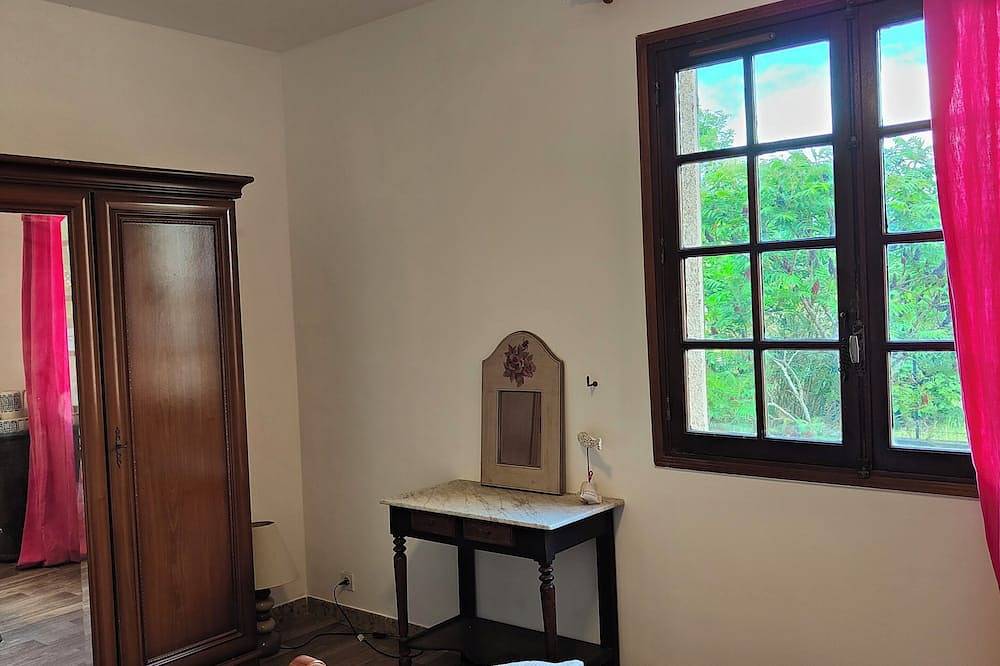 Casa Augustinu : le Charme et le Confort D'une Maison de Famille Près de mer in Aléria, Corte und Umgebung