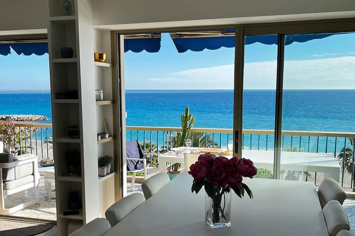 Gîte pour 4 personnes, avec jardin et piscine dans Plage De L Hippodrome Cagnes Sur Mer