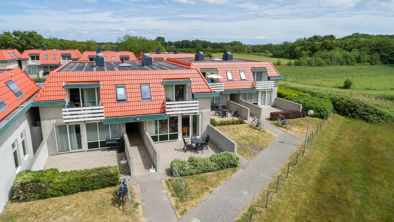 Geheel vakantieappartement, Vakantieappartement voor 4 personen met tuin in De Koog, Nederlandse waddeneilanden