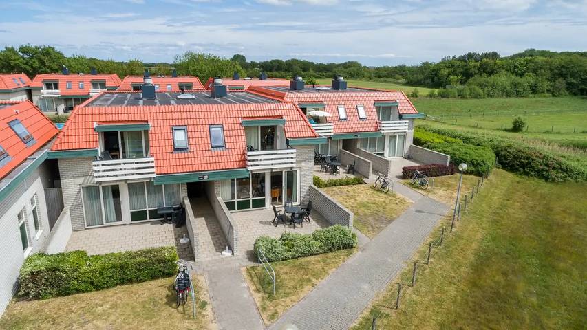 Appartement voor 4 personen, met tuin en zwembad op Texel