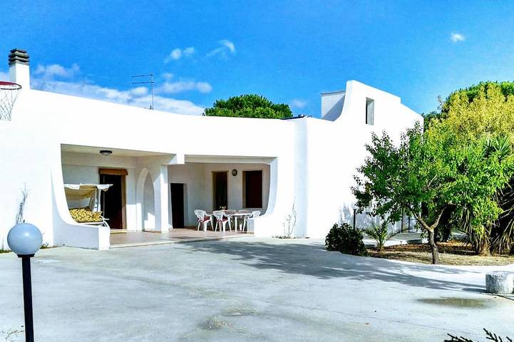 Agriturismo per 4 persone, con terrazza e giardino in San Michele Salentino