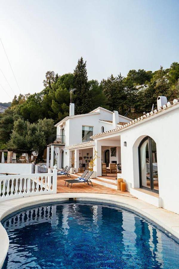 Alojamiento y desayuno para 2 personas, con Terraza además de Jardín y Piscina en Mijas