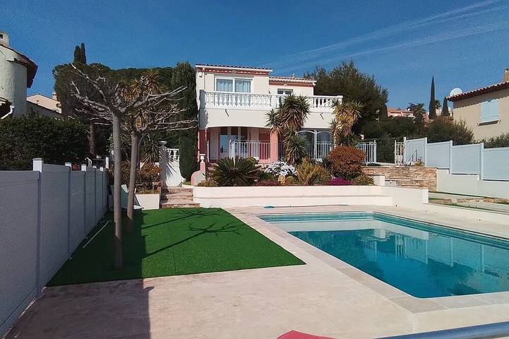 Ferienhaus für 12 Personen, mit Terrasse und Garten