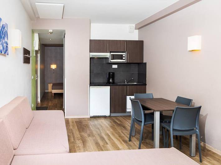 Camping pour 2 personnes, avec balcon et bassin pour enfant, animaux acceptés en Savoie - 3