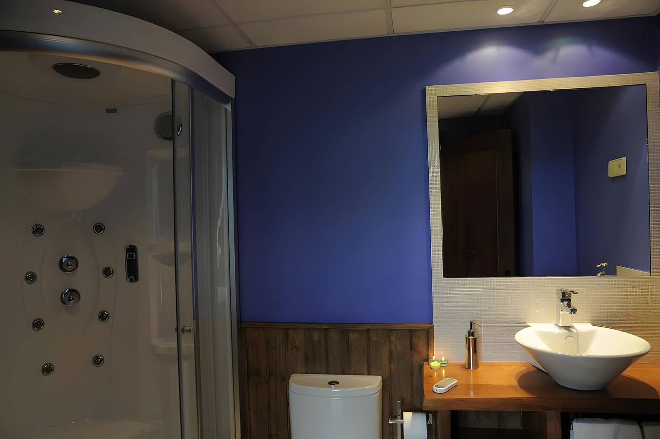 Zimmer 'El Roble' mit Whirlpool und Gemeinschaftspool im Garten in Gamonedo, Cangas de Onís