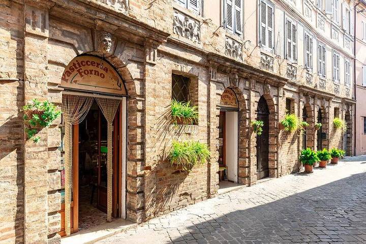 Agriturismo per 6 persone, con giardino in Recanati