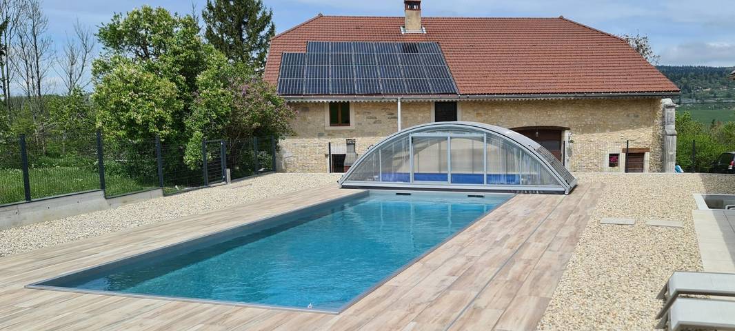 Gîte pour 6 personnes, avec Terrasse et Jardin ainsi que Piscine et Vue à Foncine-le-Haut