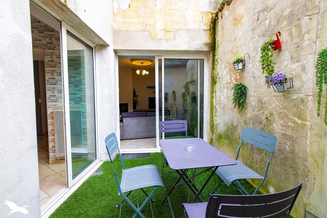 Appartement entier, Five-Bedroom House in Cognac, Charente