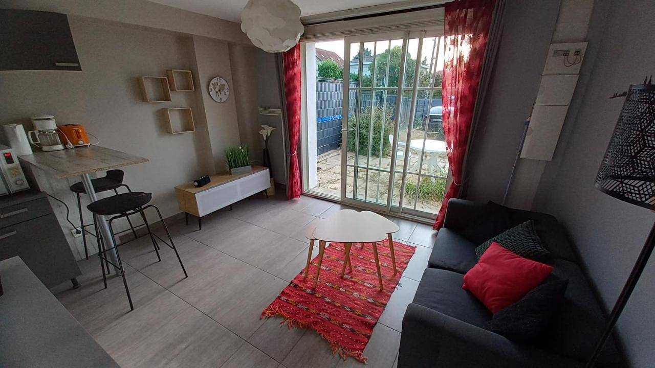 Appartement entier, Bonheur des prés, T2 jardin, parking in Chaponost, Lyon et ses environs