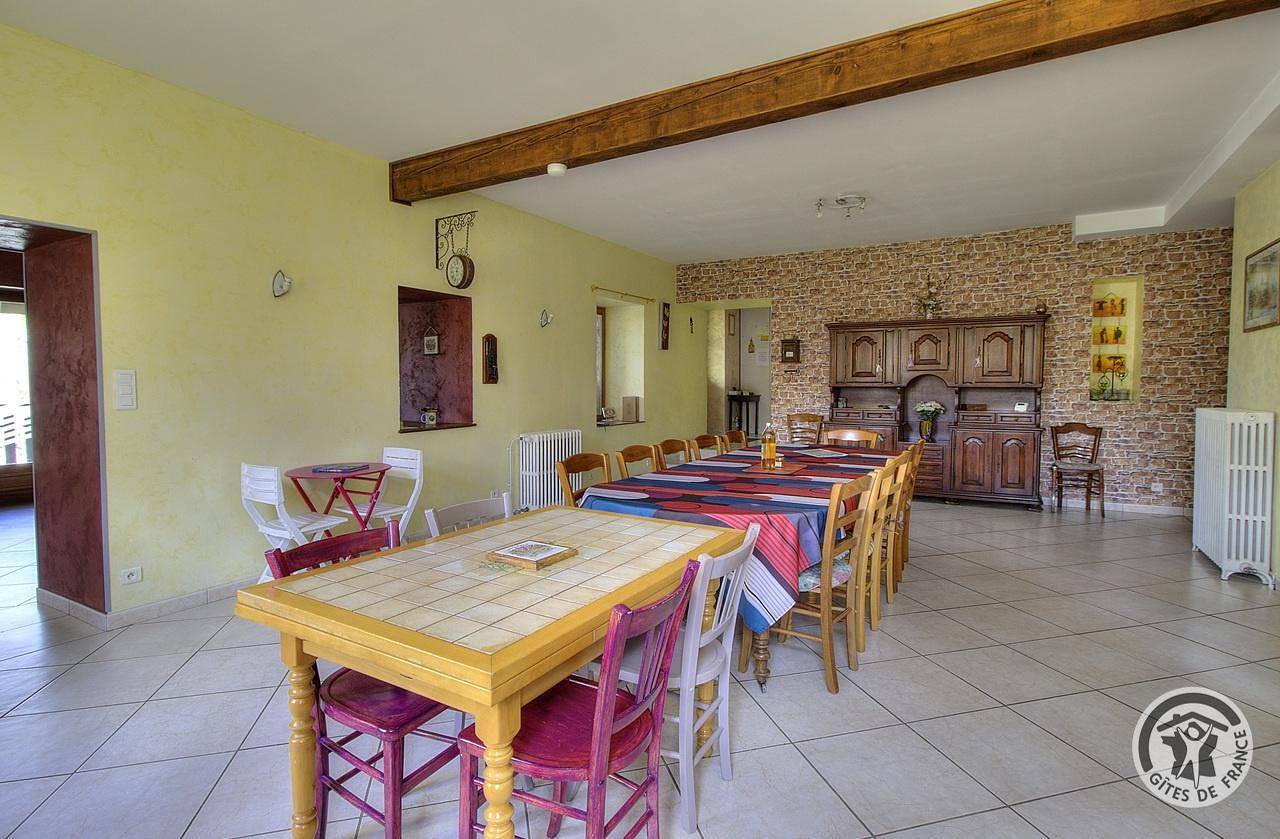 Gîte für 15 Personen mit Terrasse in Longes, Regionaler Naturpark Pilat