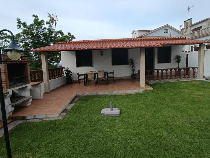 Apartamento para 6 personas, con jardín y vistas, Se admiten mascotas en Marín