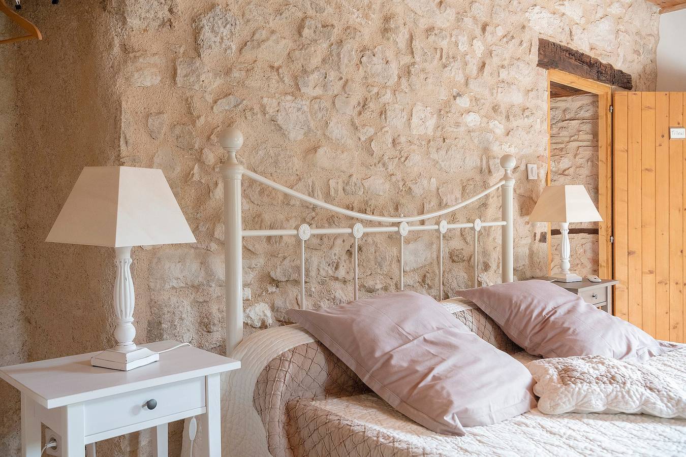 Habitación de huéspedes Tilleul con terraza y jardín compartidos in Castelnau-de-Montmiral, Región de Albi