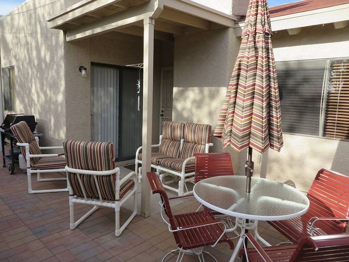 Vacation rental for 4 people, with pool and terrace as well as hot tub in Tucson