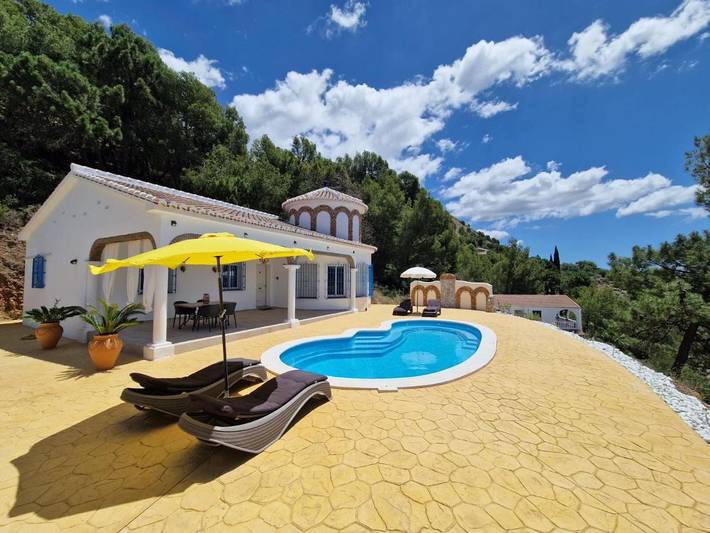 Casa rural para 4 personas, con piscina además de jardín y vistas, Se admiten mascotas en Cómpeta - 2