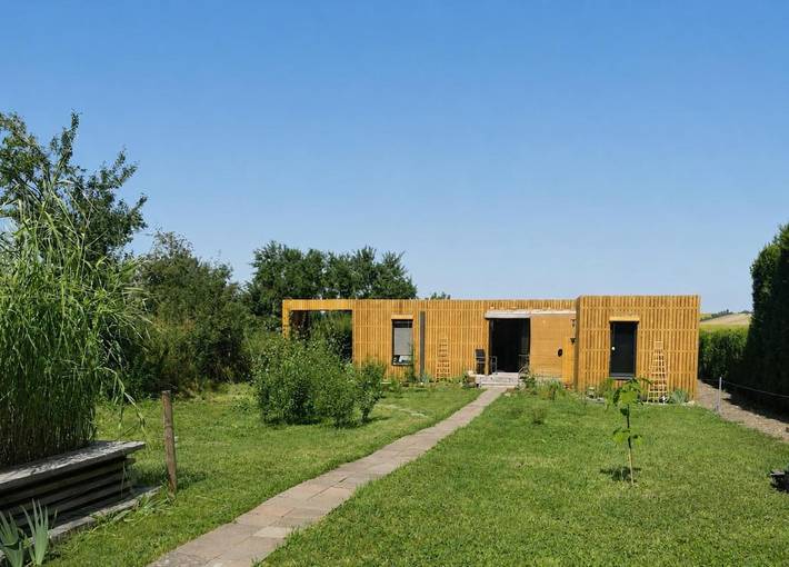 Location de vacances pour 2 personnes, avec Terrasse ainsi que Jardin et Vue dans Chambley-Bussières Air Base