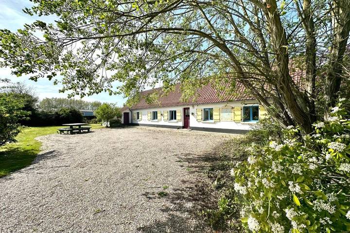 Location de vacances pour 6 personnes, avec jardin à Favières - 3