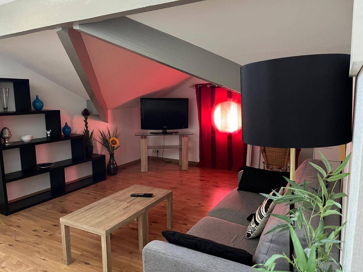 Appartement entier, One-Bedroom Apartment in Dax, Région de Dax