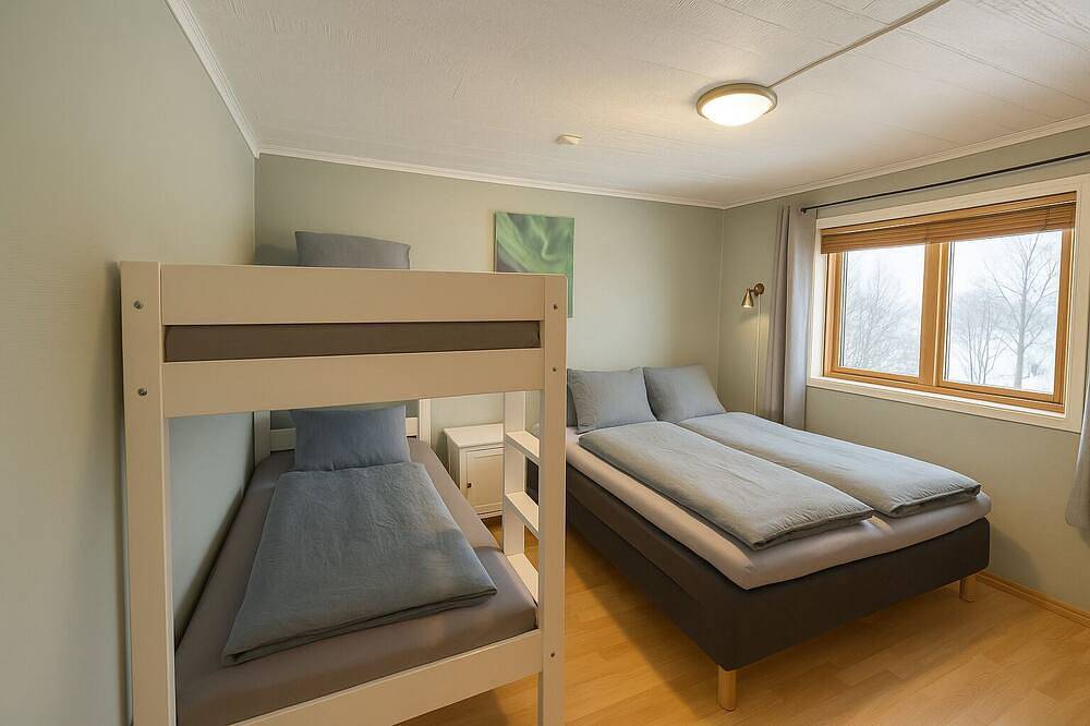 Ganze Wohnung, Warm an Cozy apartment in Tromsø, In the city but next door to nature! in Kvaløya, Tromsø