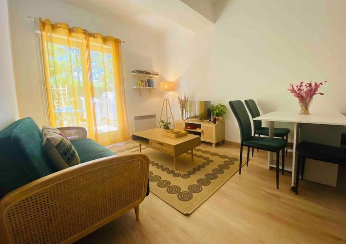 Apartamento de vacaciones para 3 personas, con jardín y vistas - 1