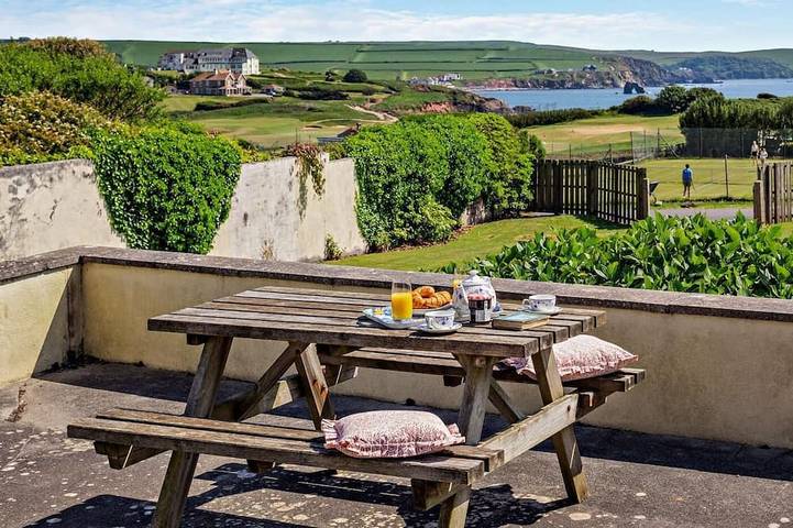 Cottage for 4 people, with garden in Thurlestone