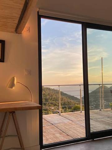 Gîte pour 3 personnes, avec jardin ainsi que balcon et vue à Peille