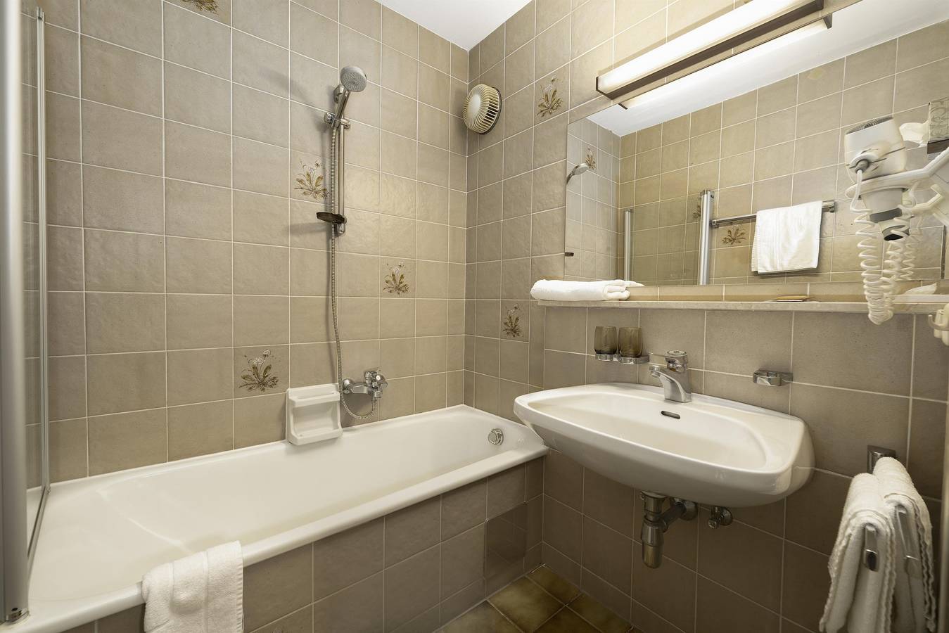Doppelzimmer Standard in Karawanken und Bachergebirge, Finkenstein am Faaker See