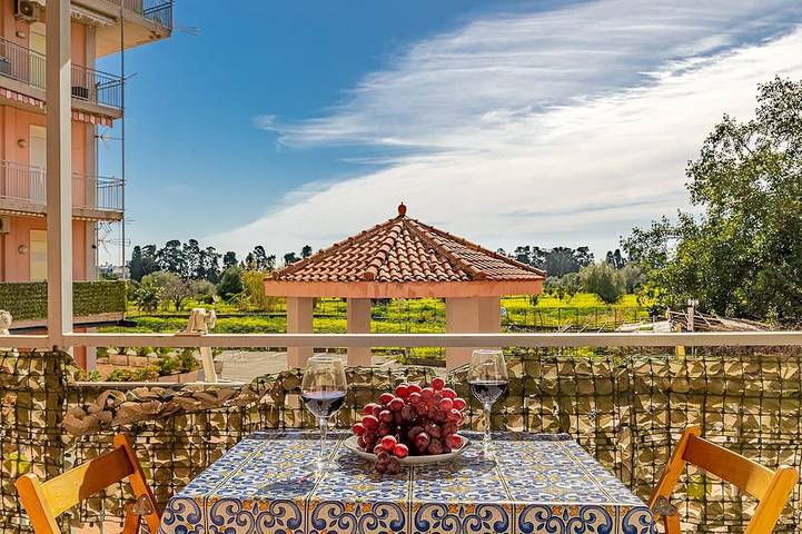 Ferienwohnung für 2 Personen, mit Balkon und Whirlpool in Giardini-Naxos
