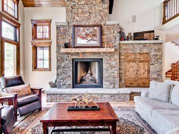 Vacation Home for 14 Guests in Breckenridge, Summit County, Picture 4