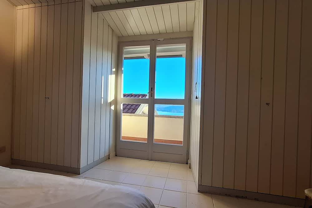 Villa with Pool Panoramic view relaxation and privacy in Lesa, Lago Maggiore (Piemont)