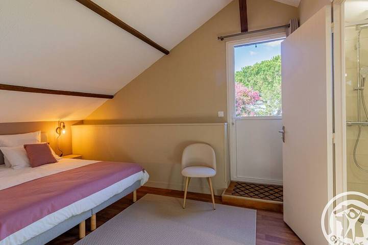 Gîte pour 15 personnes, avec jardin à Blaison-Gohier - 4