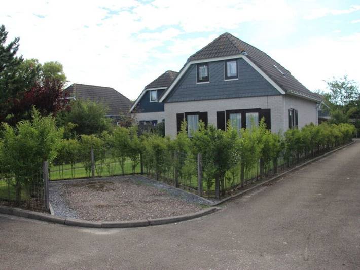 Ferienhaus für 6 Personen, mit Terrasse und Garten in Ouddorp