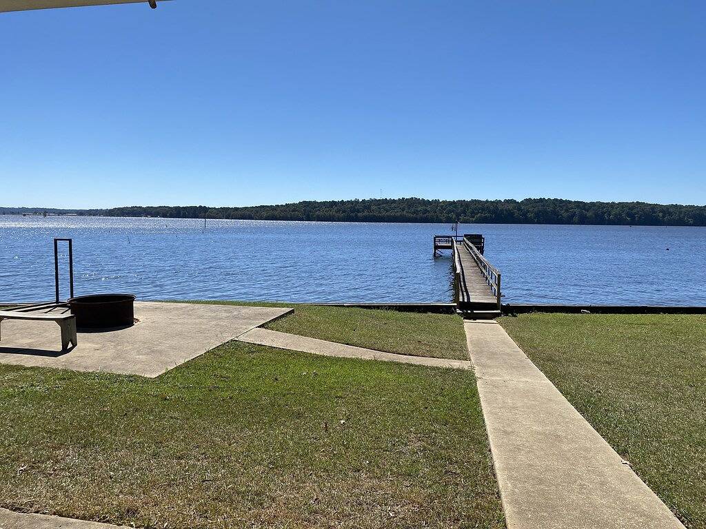 Amazing Grace a 4- Bedroom Peaceful Getaway House on Lake D'Arbonne. in Union Parish