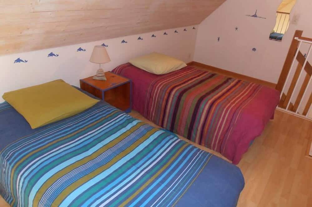 Maison avec jardin. une chambre et mezzanine in Dinard, Région de Saint-Malo