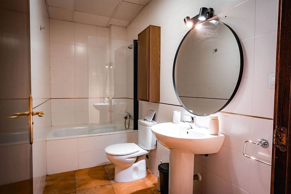 Entire apartment, Air-conditioned apartment with wifi - Qh Mirador San Cristobal 05 in Cella, Teruel Region